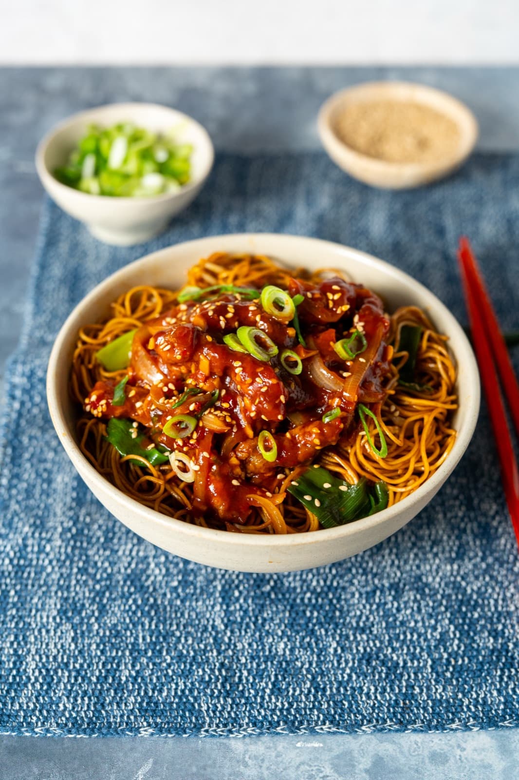 Crispy Peking Beef with fried noodles