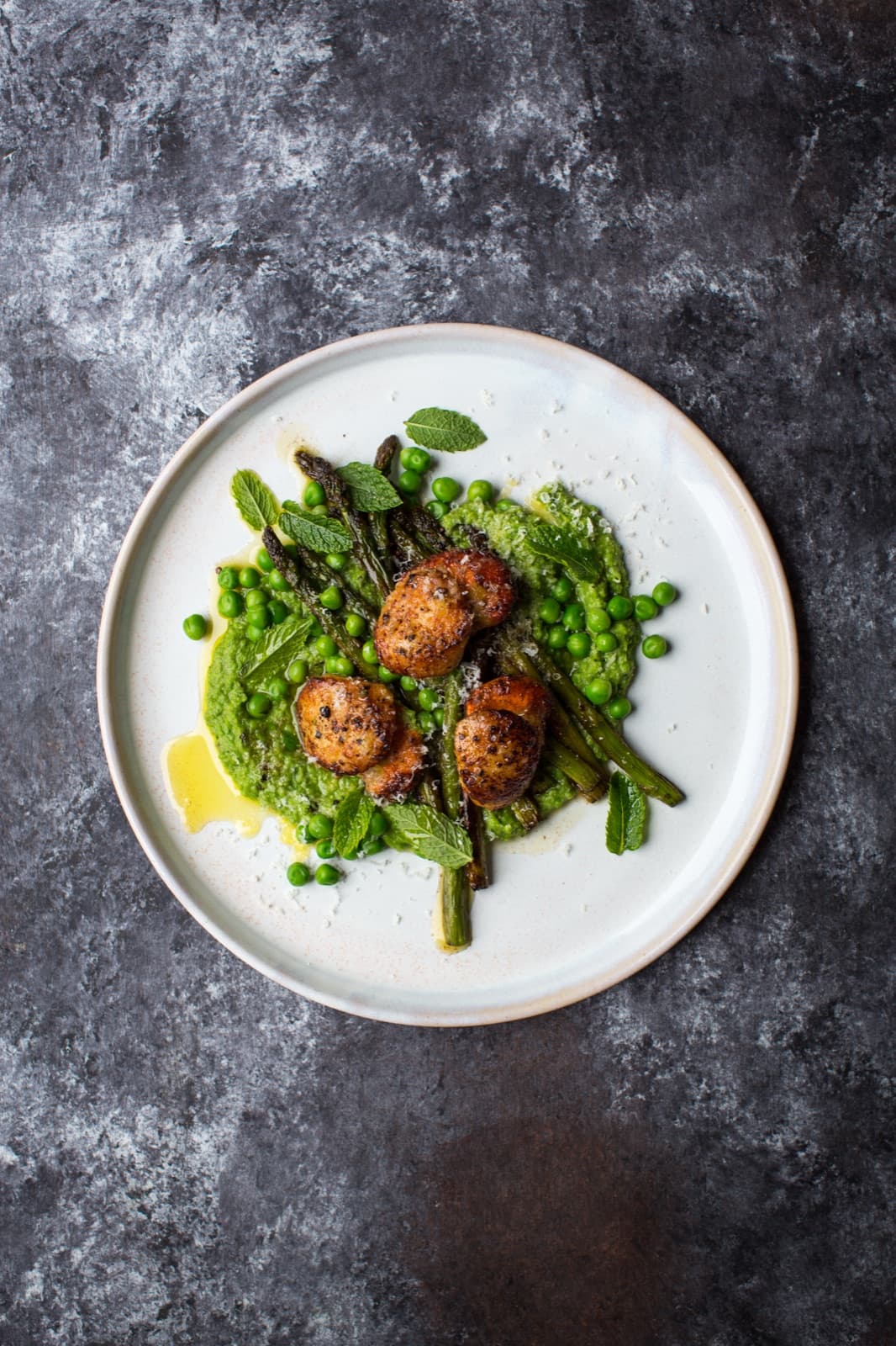 Scallops with Green Peas and Asparagus